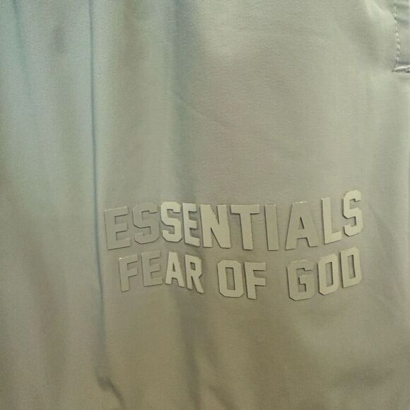 Fear of God Essentials Running Nylon Short Sycamore Size XXS - Picture 3 of 7